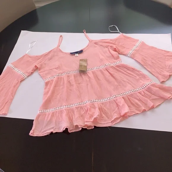 NWT francesca’s Blue Rain Cold Shoulder Blouse - Picture 2 of 6